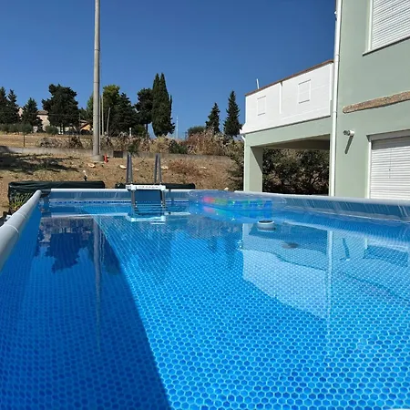 Apartment Serene Ground-floor With Private Pool In