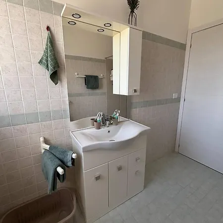 Serene Ground-floor With Private Pool In Castilenti
